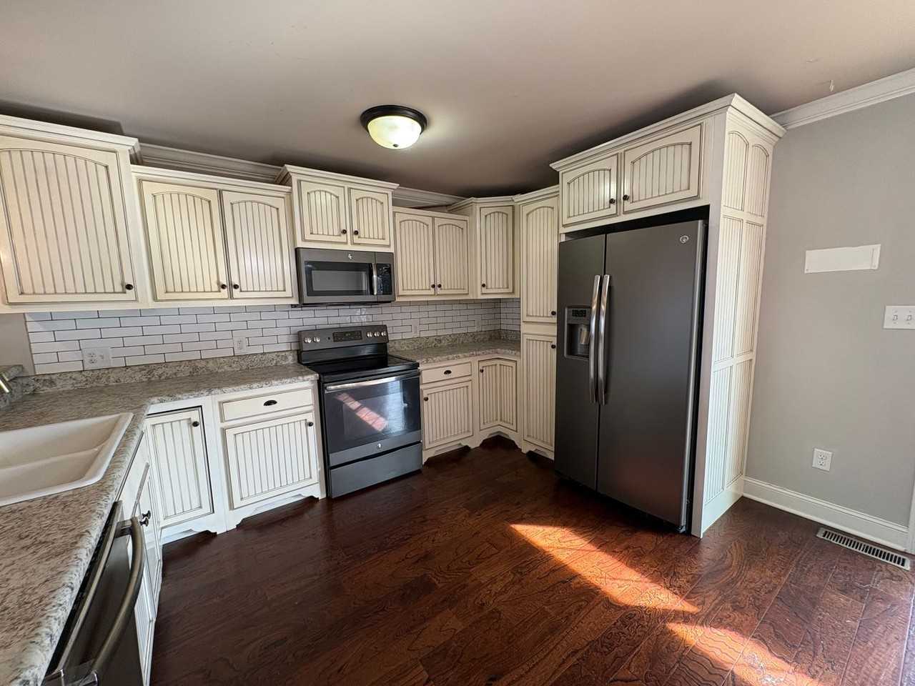 243 Collett Rd - Photo 6 of 10