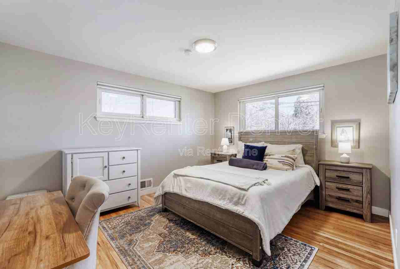 2484 Pierce St - Photo 7 of 18