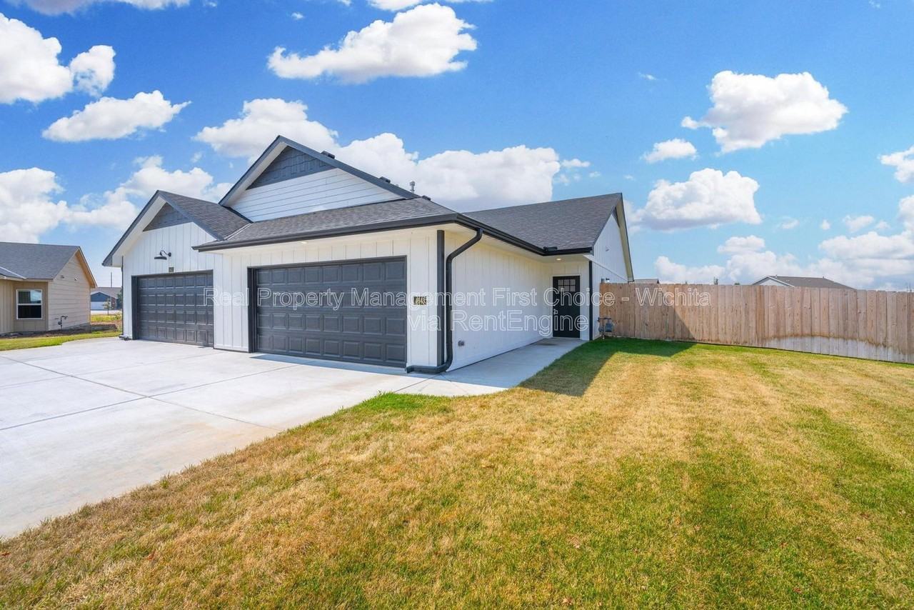 3421 W 45th St S - Photo 2 of 30