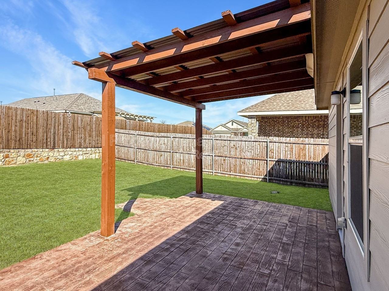 1512 Deerchase Dr - Photo 3 of 13