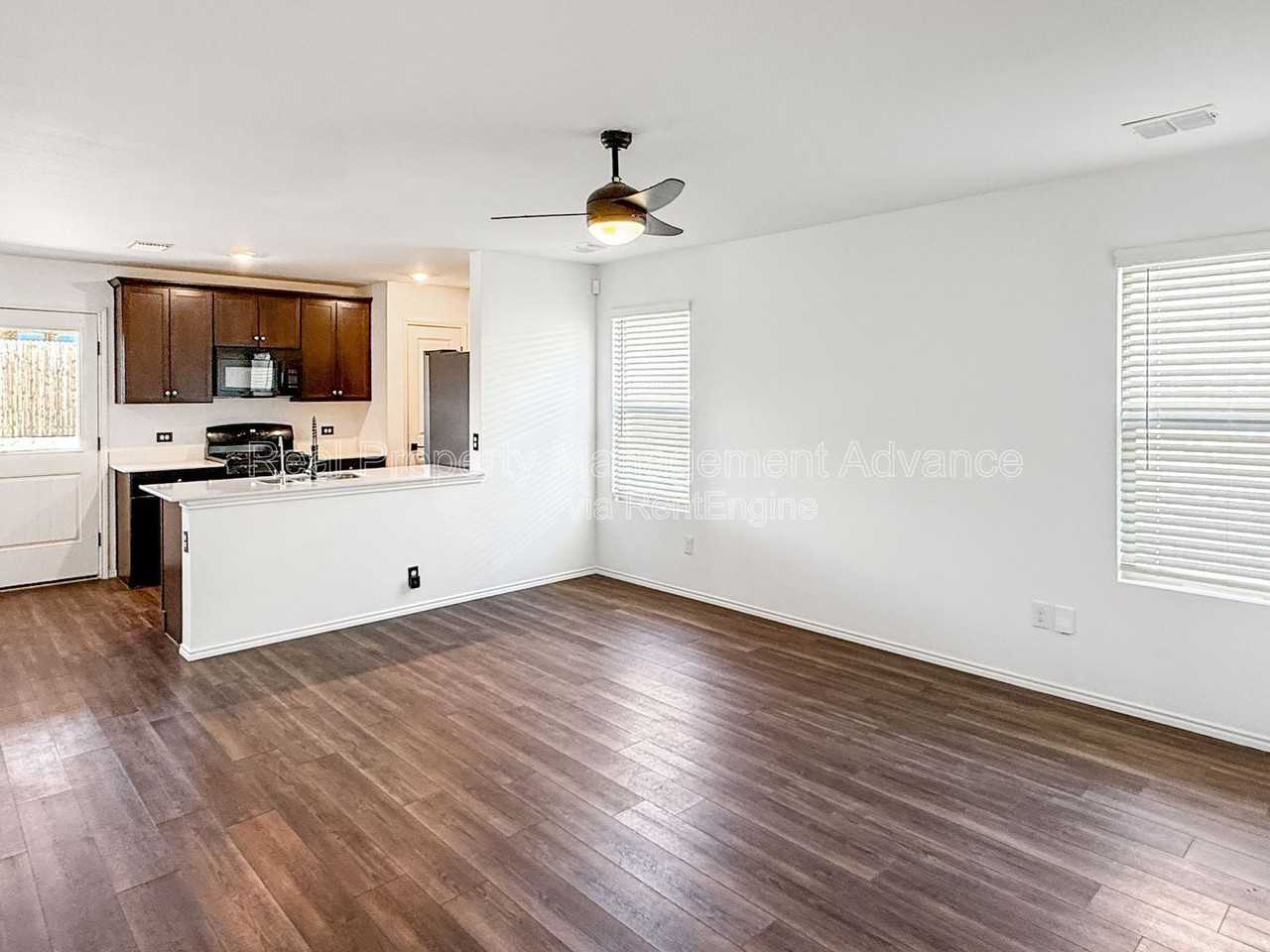 1512 Deerchase Dr - Photo 5 of 13