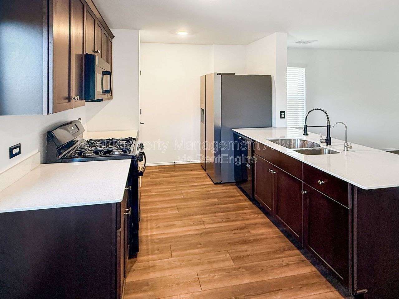 1512 Deerchase Dr - Photo 7 of 13