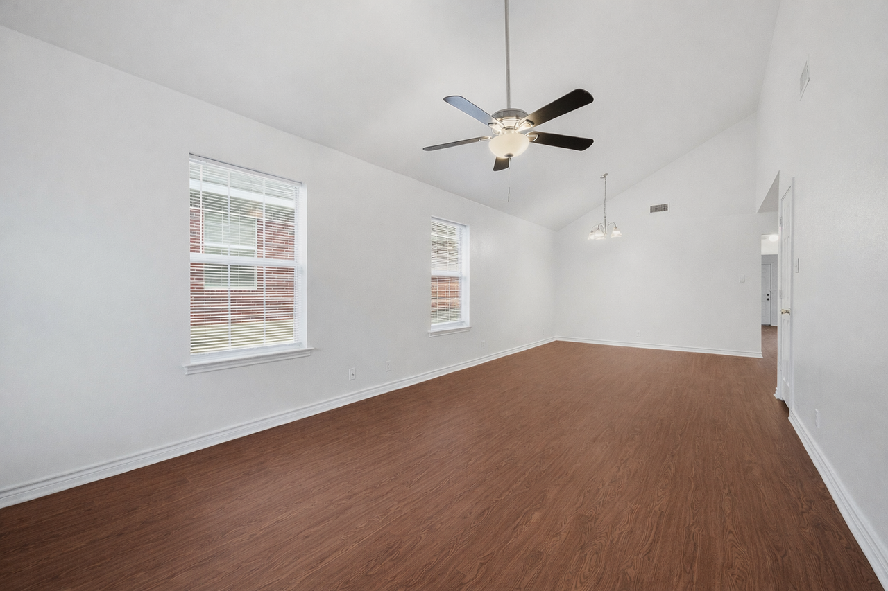 2000 Monte Cristo Way - Photo 7 of 24