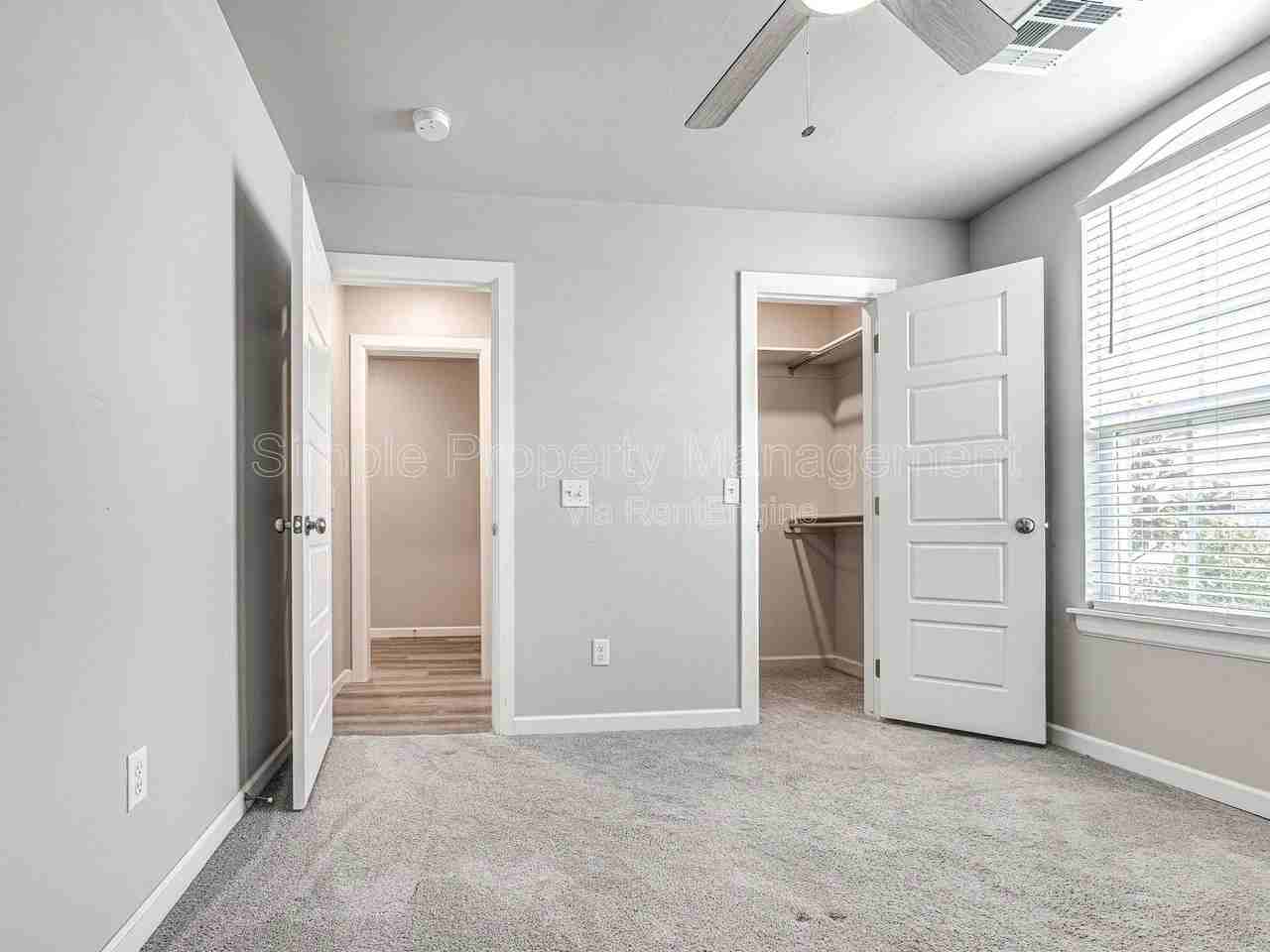 400 Fallview Ct - Photo 5 of 24