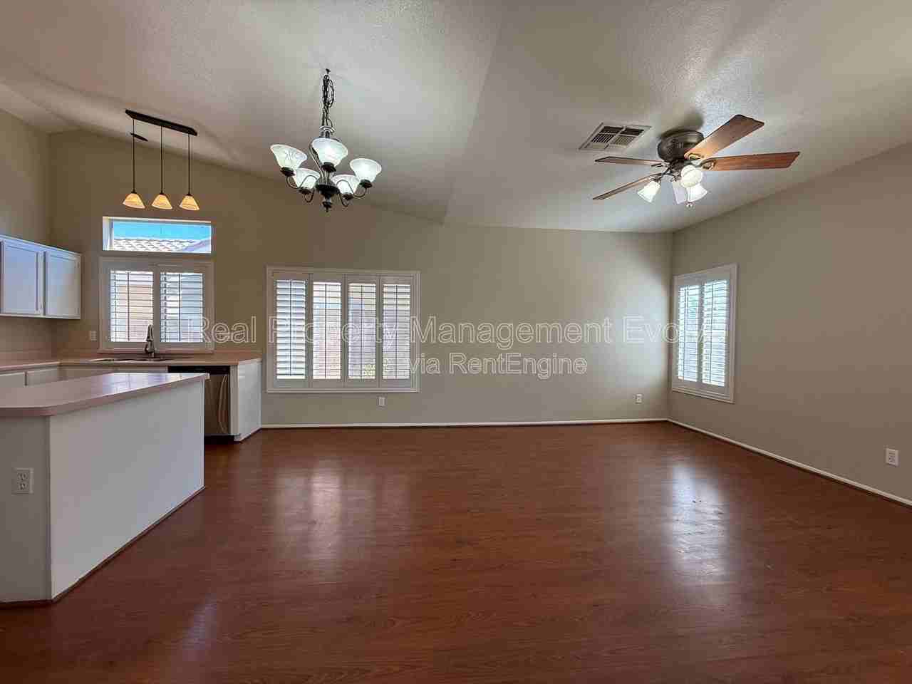 1007 W Cooley Dr - Photo 7 of 27