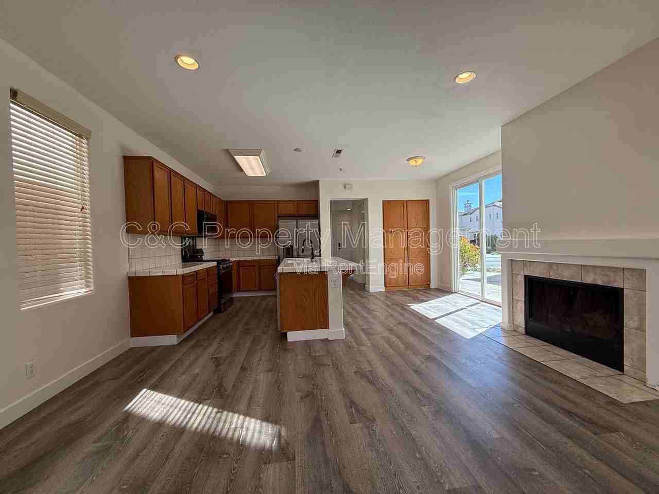 97 La Jolla St - Photo 2 of 16