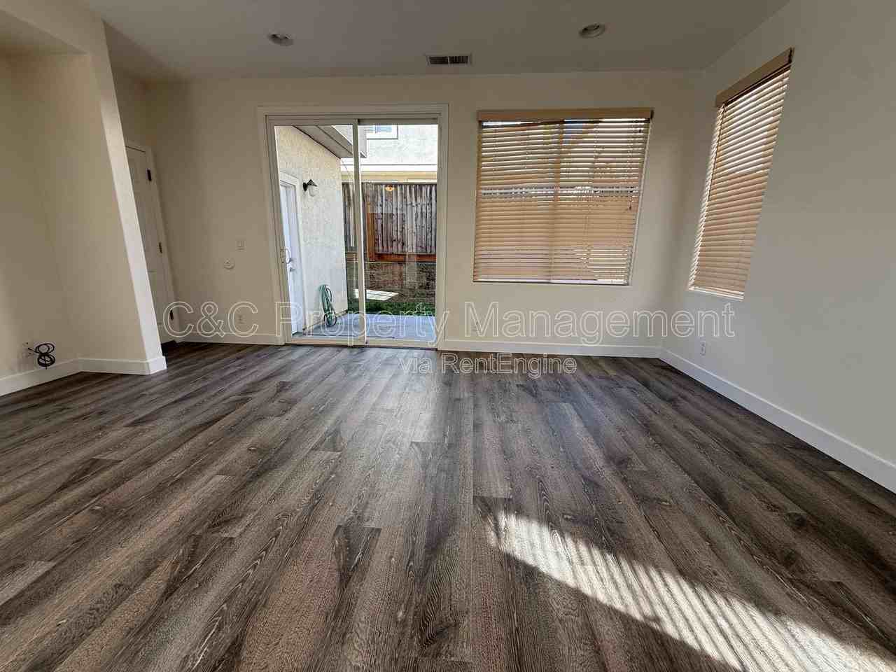 97 La Jolla St - Photo 6 of 19