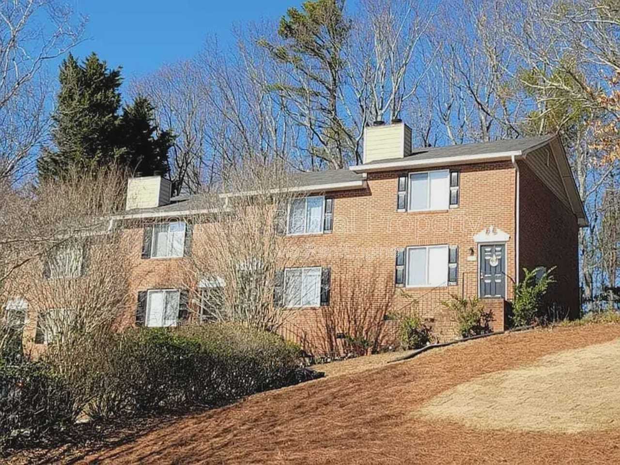 3282 Highpoint Ct - Photo 3 of 18