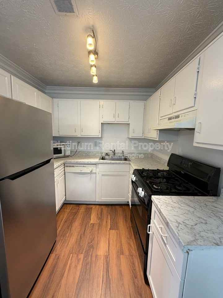 3282 Highpoint Ct - Photo 6 of 18