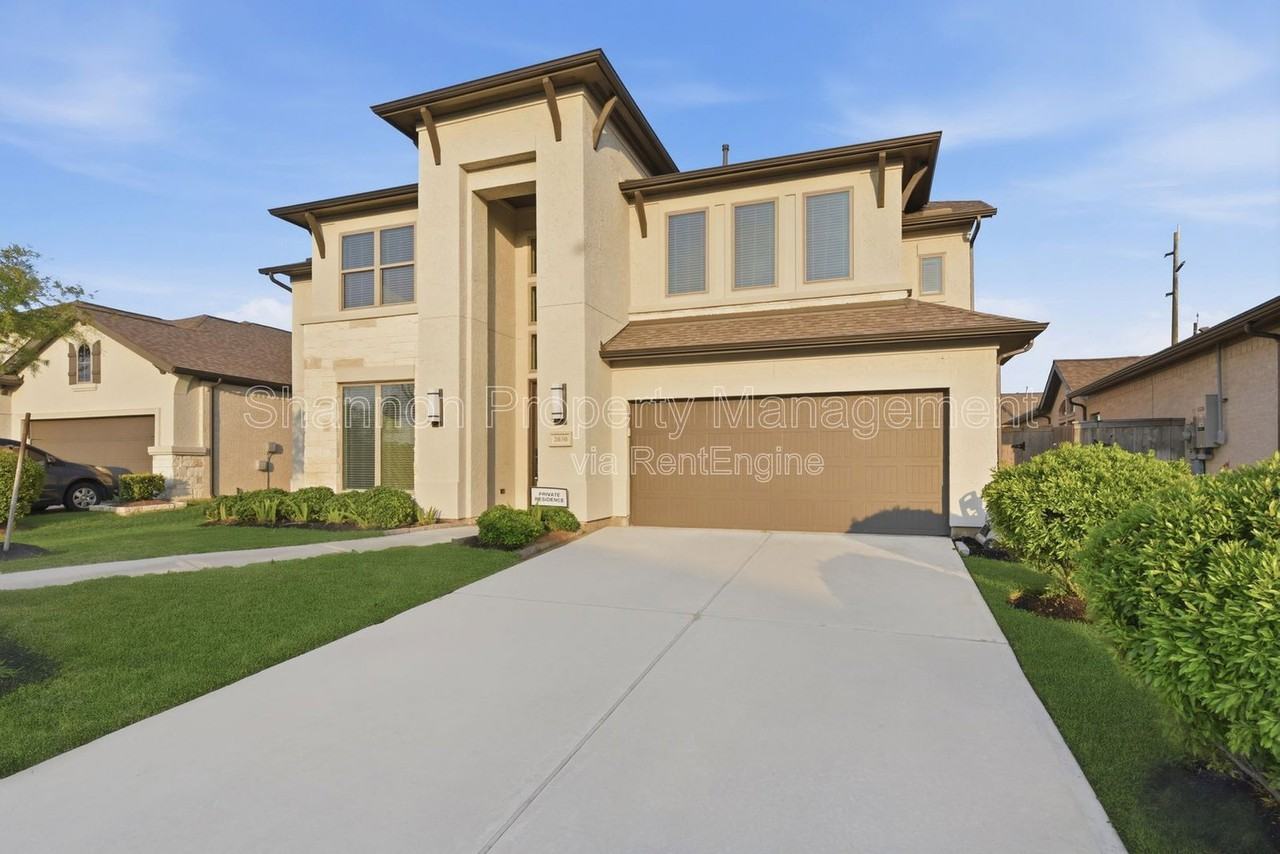 2030 Green Haven Ct - Photo 2 of 50