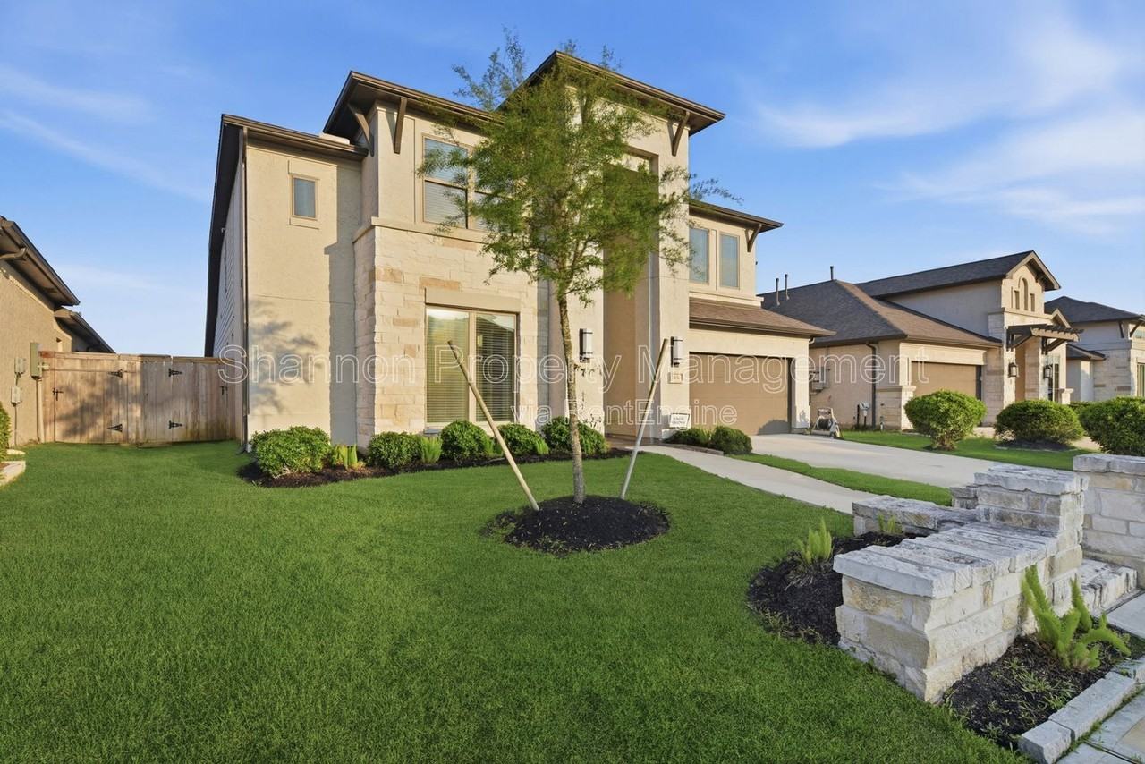 2030 Green Haven Ct - Photo 3 of 50