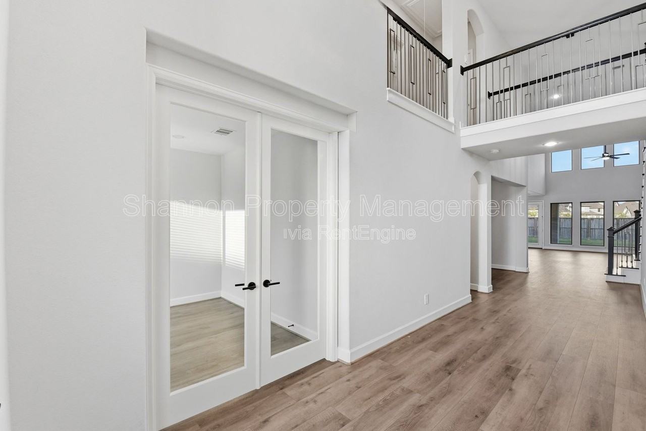 2030 Green Haven Ct - Photo 7 of 50