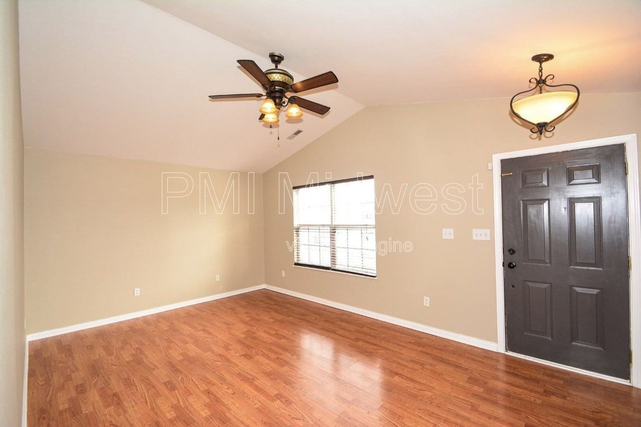 1994 Falcon Ct - Photo 5 of 22