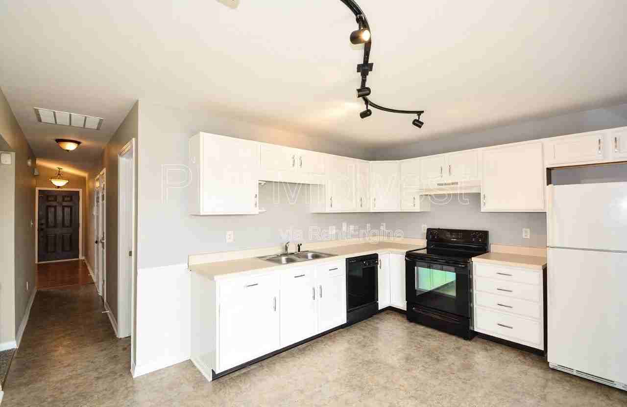 1994 Falcon Ct - Photo 6 of 22