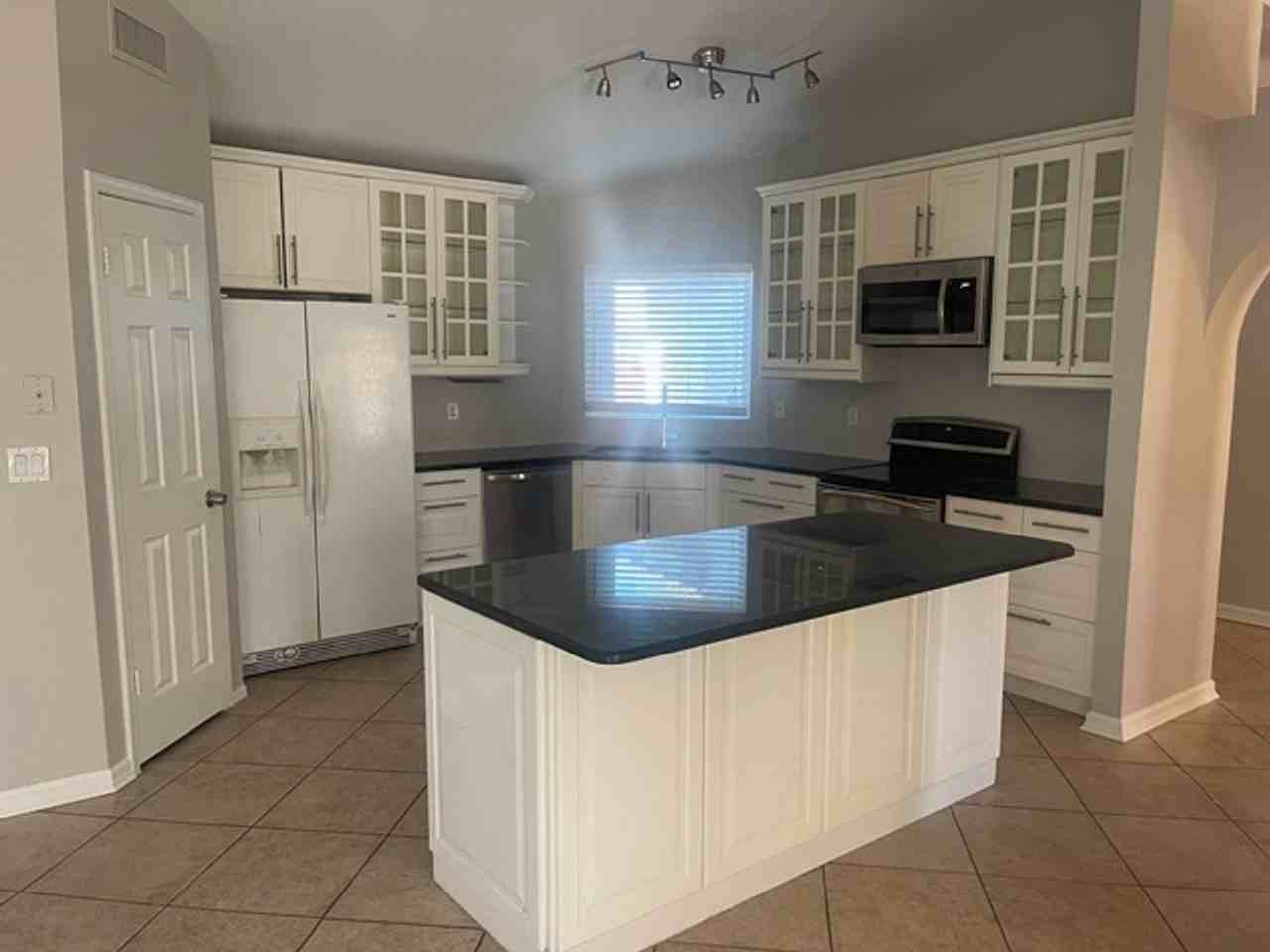 16435 S 43rd St - Photo 5 of 17