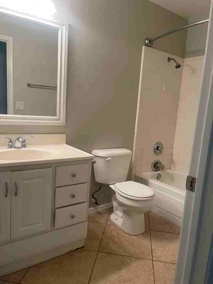 16435 S 43rd St - Photo 7 of 17