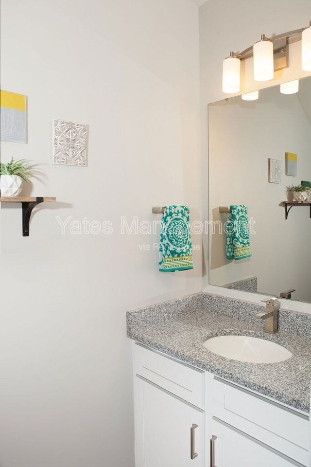 211 Potomac Dr #5 - Photo 7 of 20