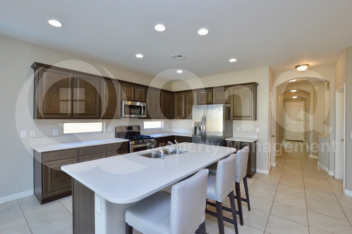 41296 W Jenna Ln - Photo 3 of 22