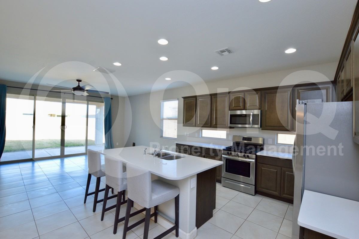 41296 W Jenna Ln - Photo 4 of 22