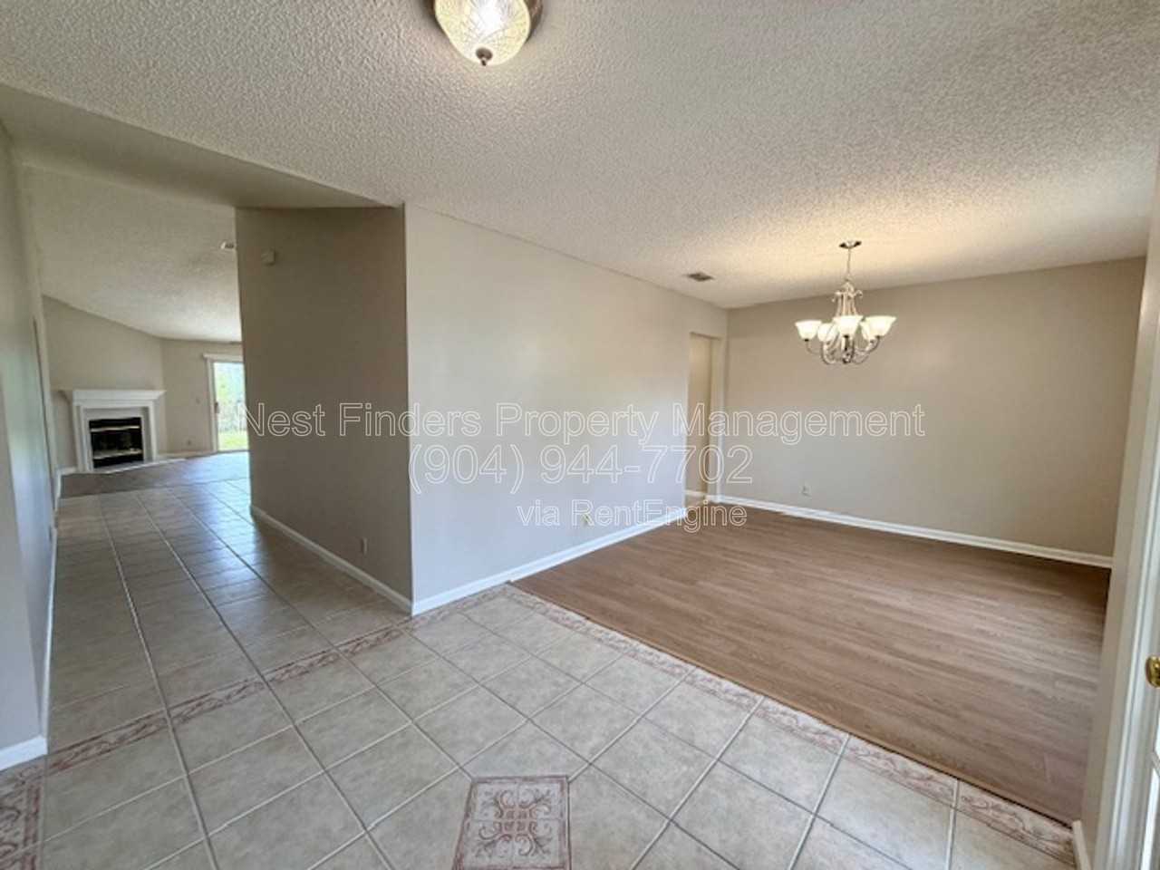 2094 Forest Gate Dr W - Photo 6 of 23