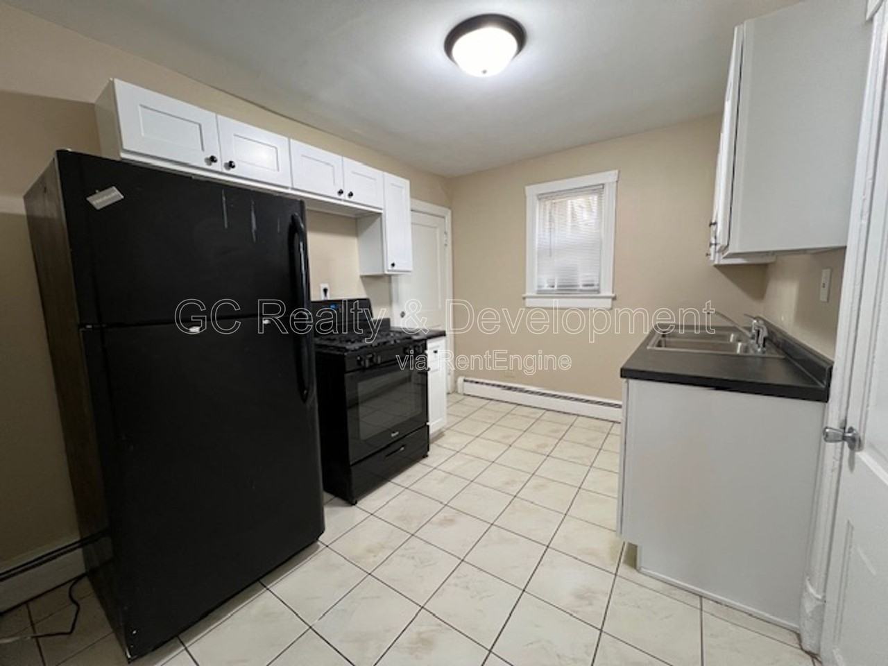 411 Wellington Ave #2 - Photo 2 of 16