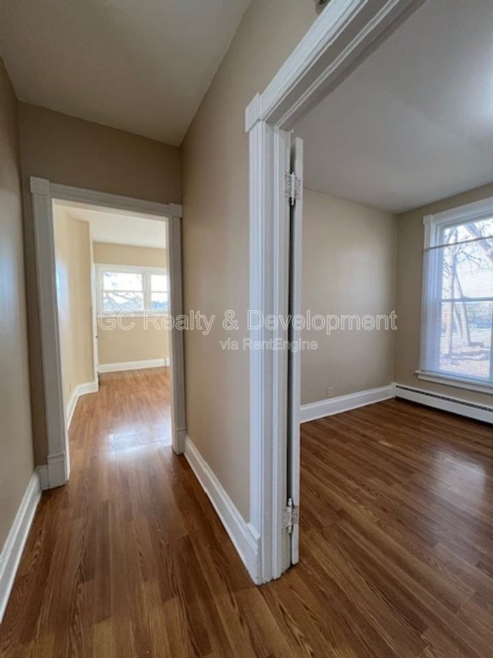 411 Wellington Ave #2 - Photo 6 of 16