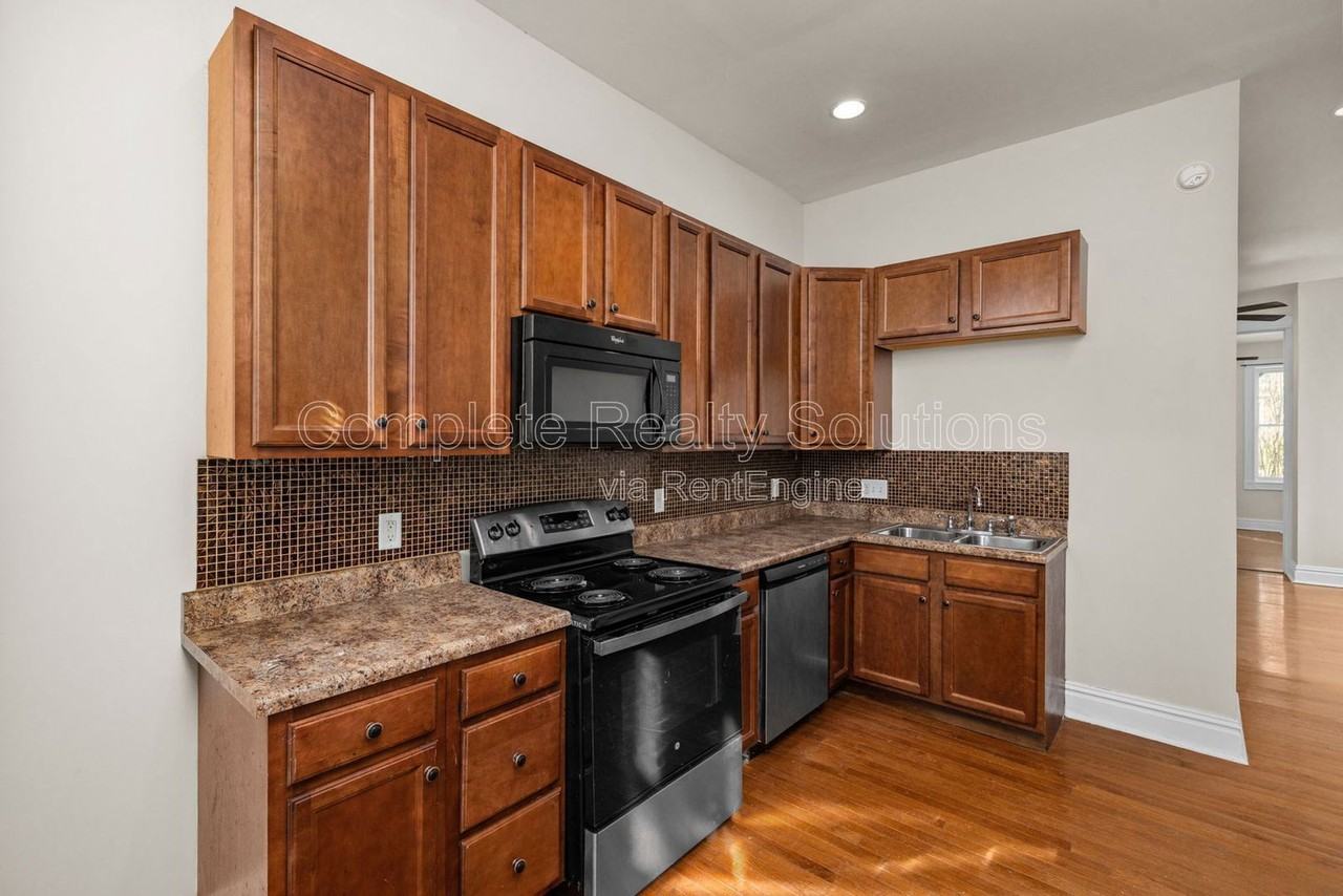 3259 Minnesota Ave #1F - Photo 2 of 22