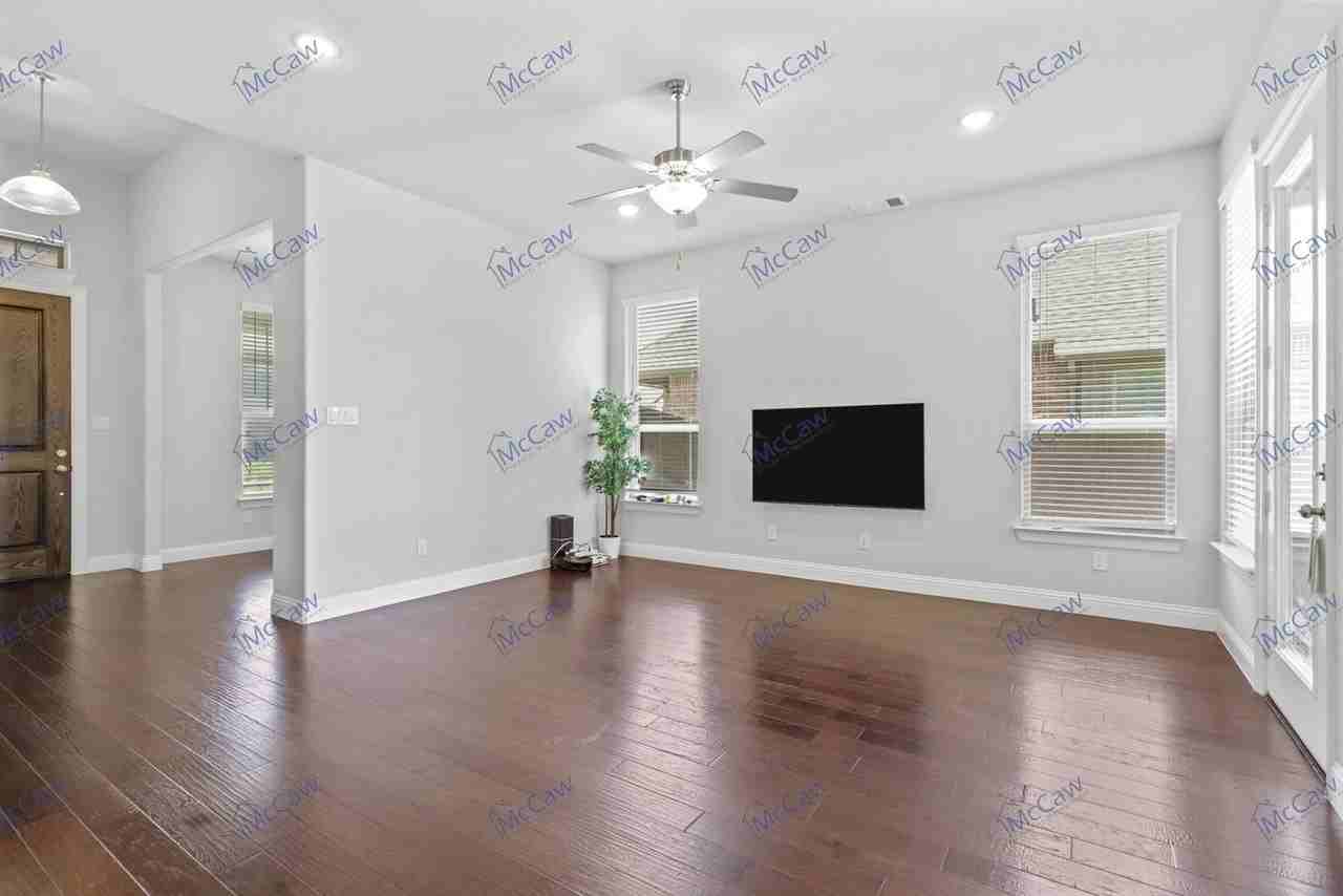 8451 Bronzegate Trl - Photo 3 of 21