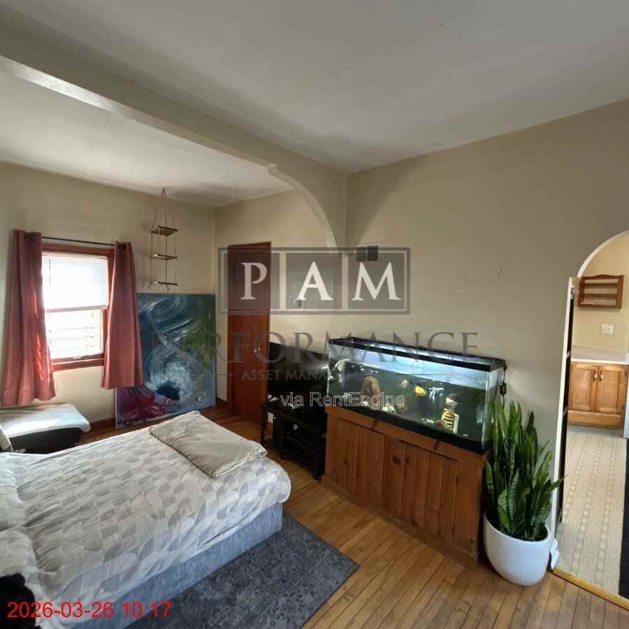 2442 N Bremen St - Photo 2 of 17