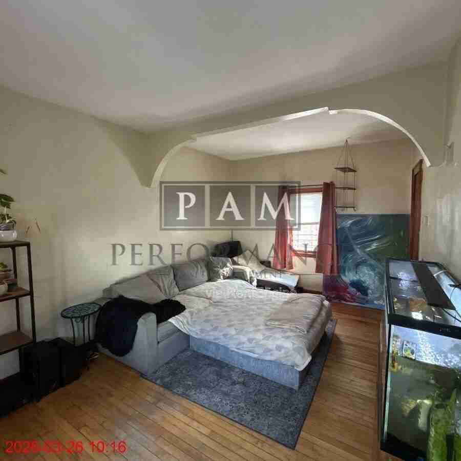 2442 N Bremen St - Photo 4 of 17