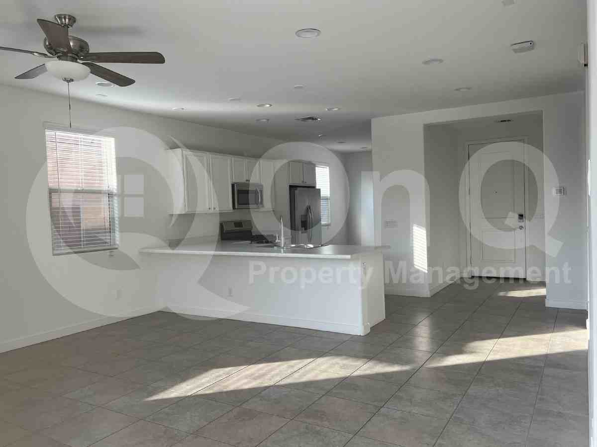 8953 W Palo Verde Dr - Photo 2 of 18