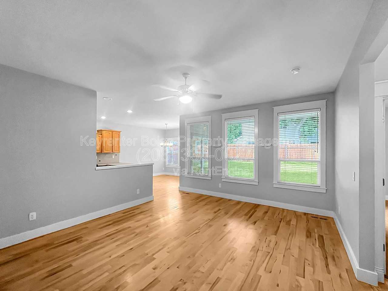 2120 N Eagle Creek Ln - Photo 3 of 25