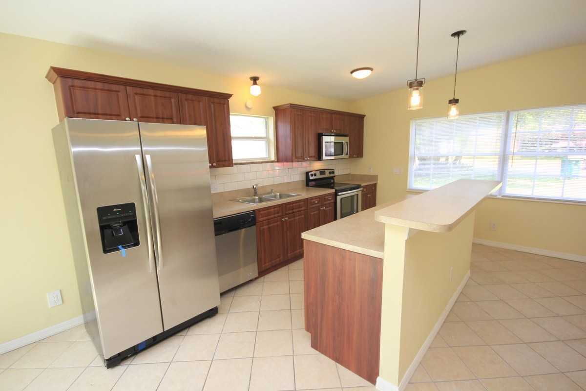 4106 W North B St - Photo 2 of 13