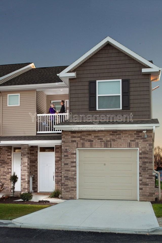 220 Potomac Dr #6 - Photo 2 of 18