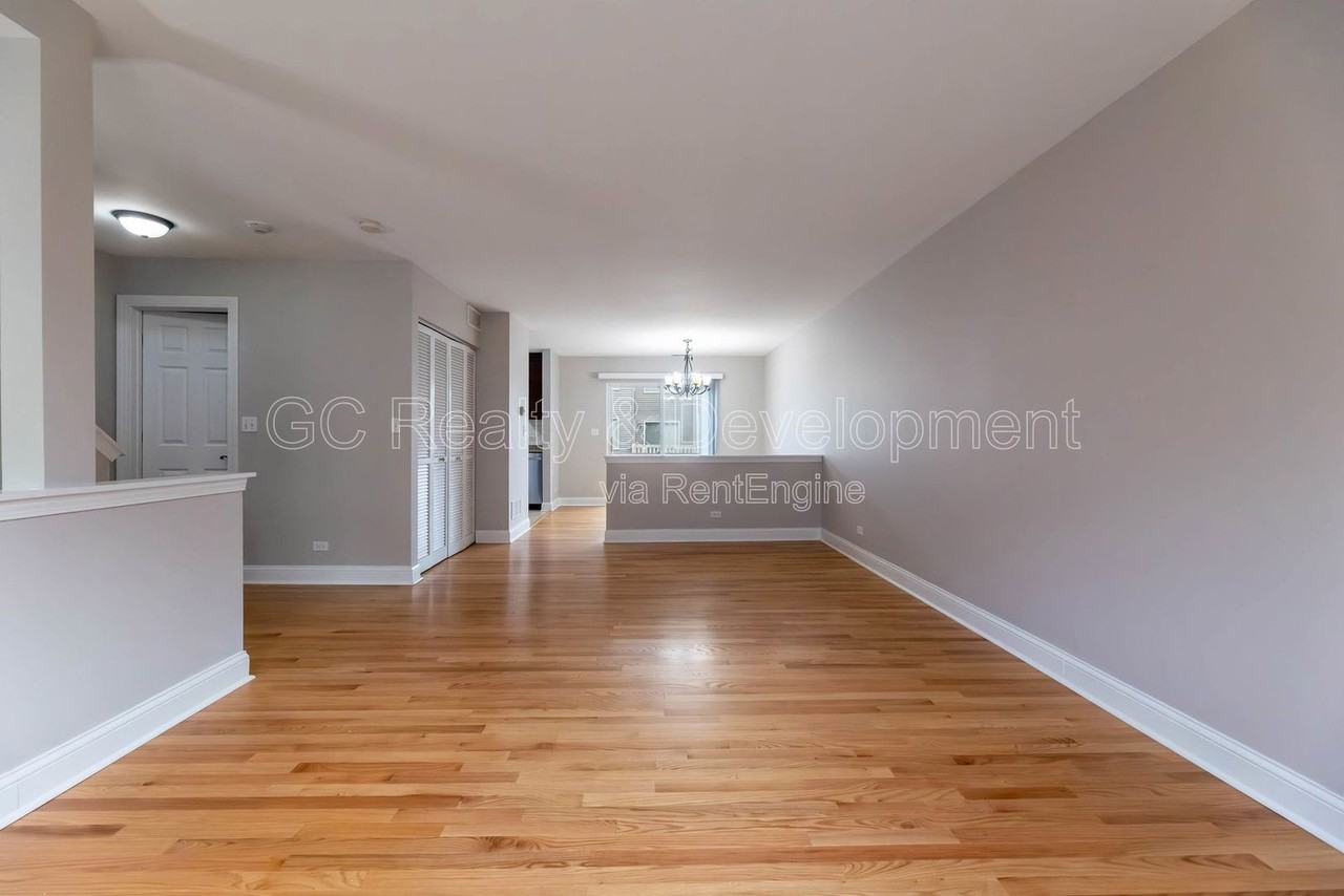 8015 Windsor Dr - Photo 3 of 22