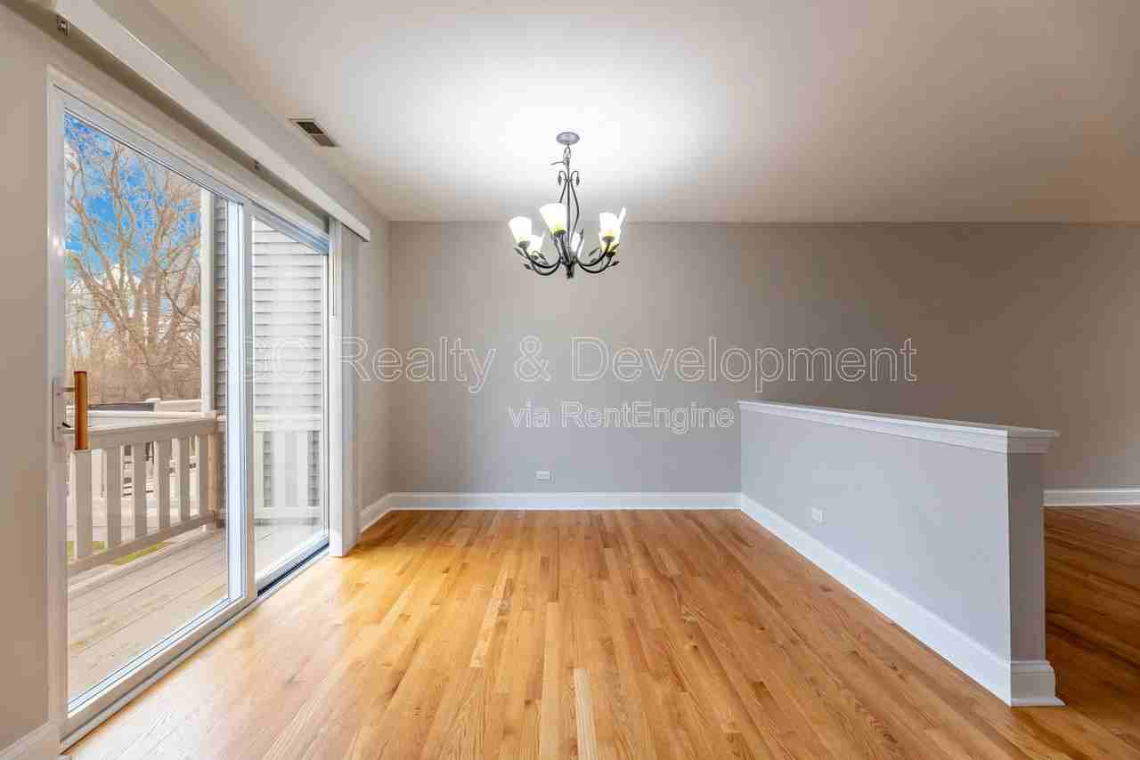 8015 Windsor Dr - Photo 7 of 22