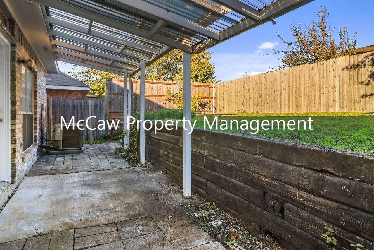 1214 Mission St - Photo 2 of 17