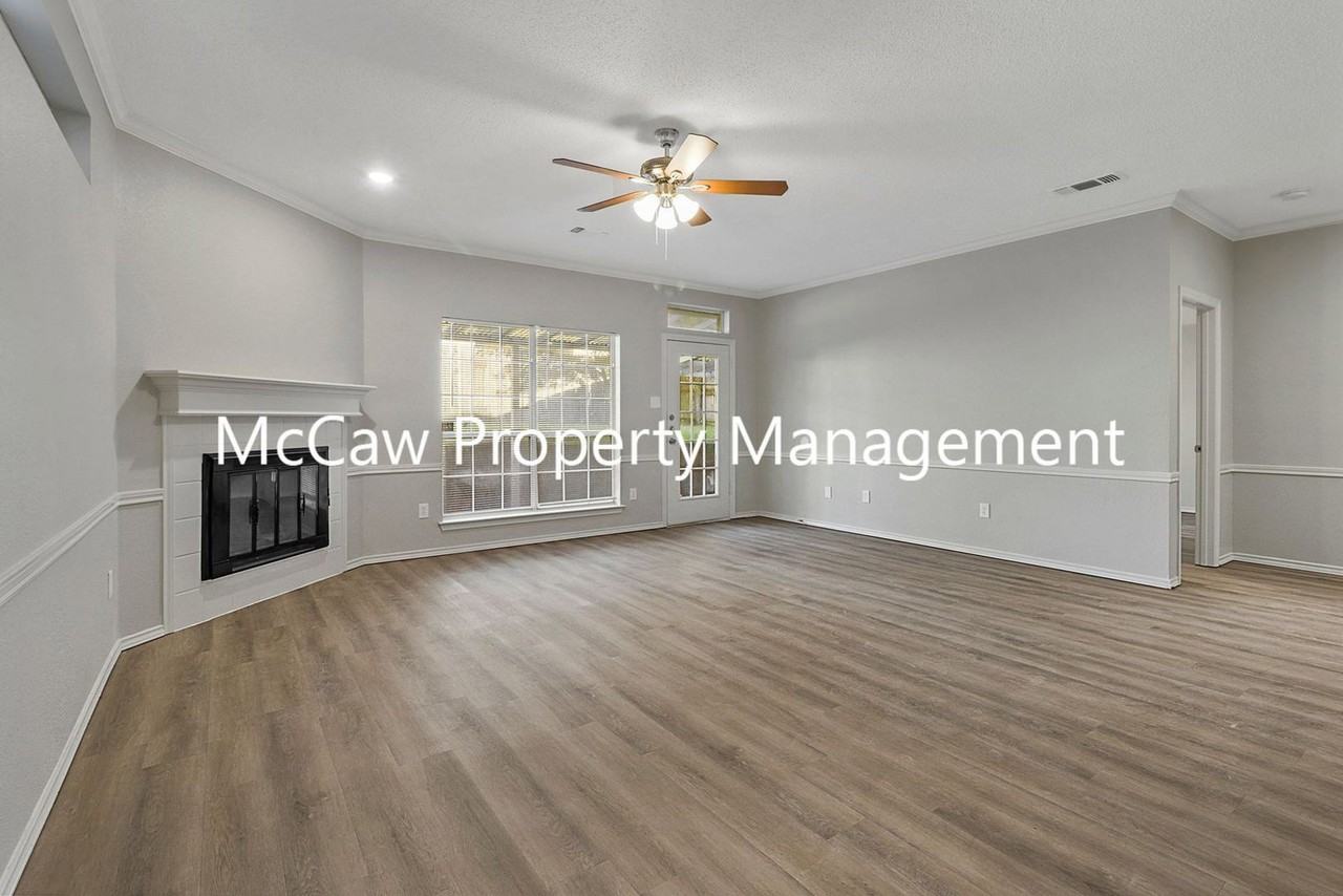 1214 Mission St - Photo 5 of 17