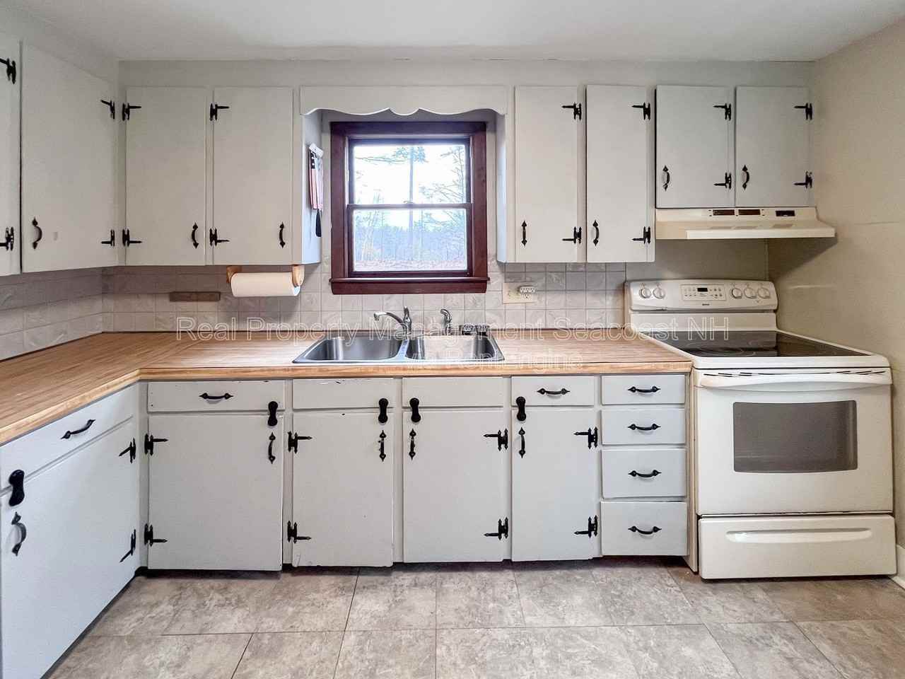 241 Mallego Rd - Photo 2 of 18