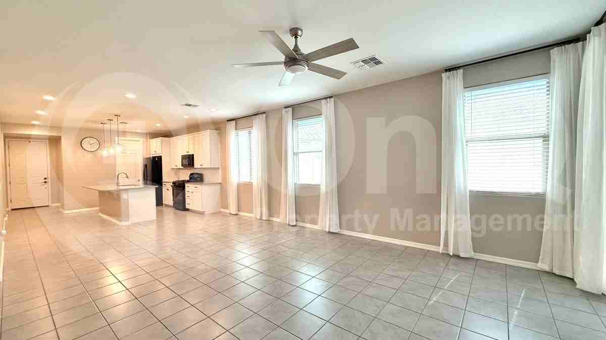 26104 N Thornhill Dr - Photo 5 of 23