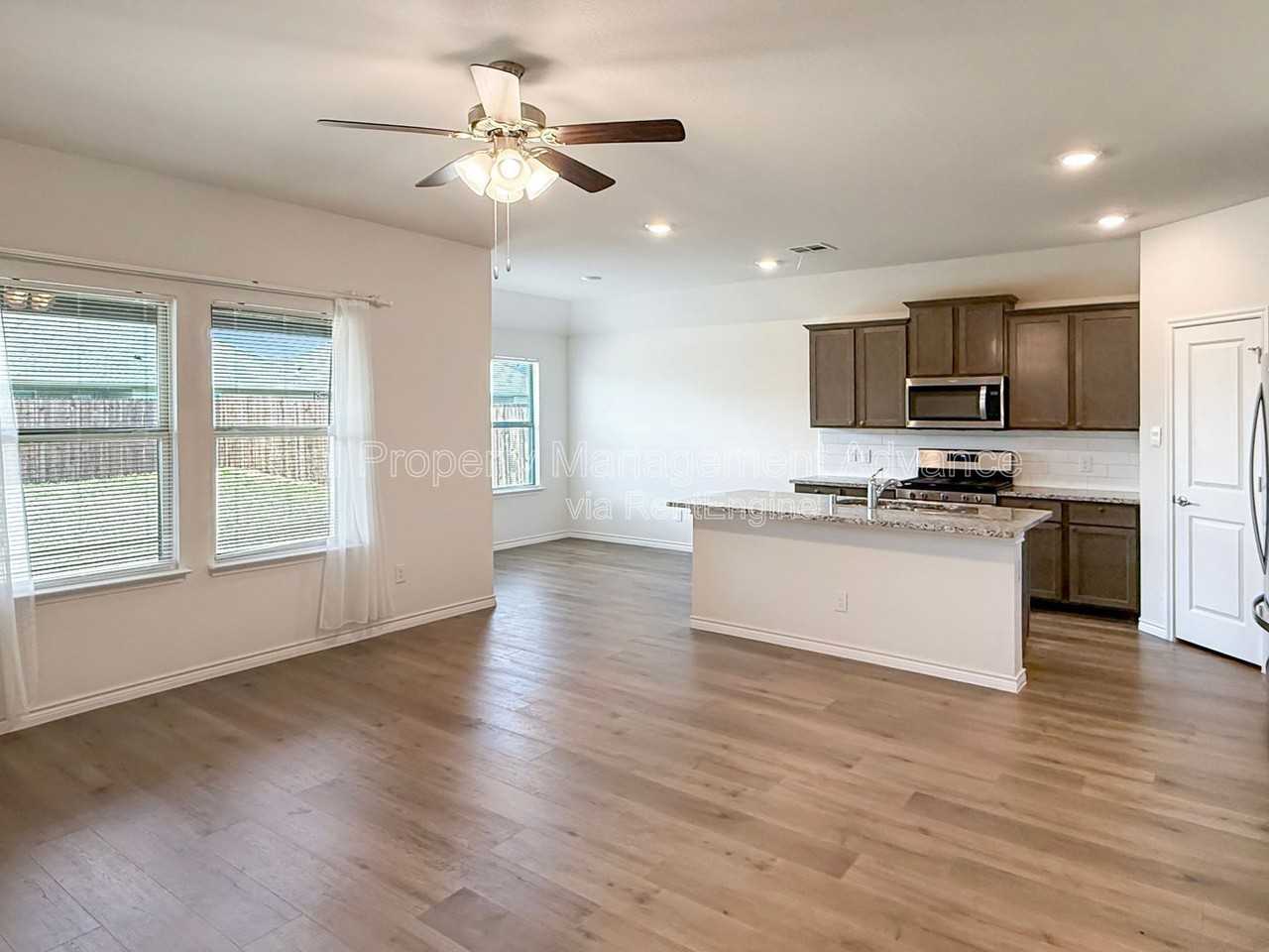 1412 Blossom Court Dr - Photo 6 of 16