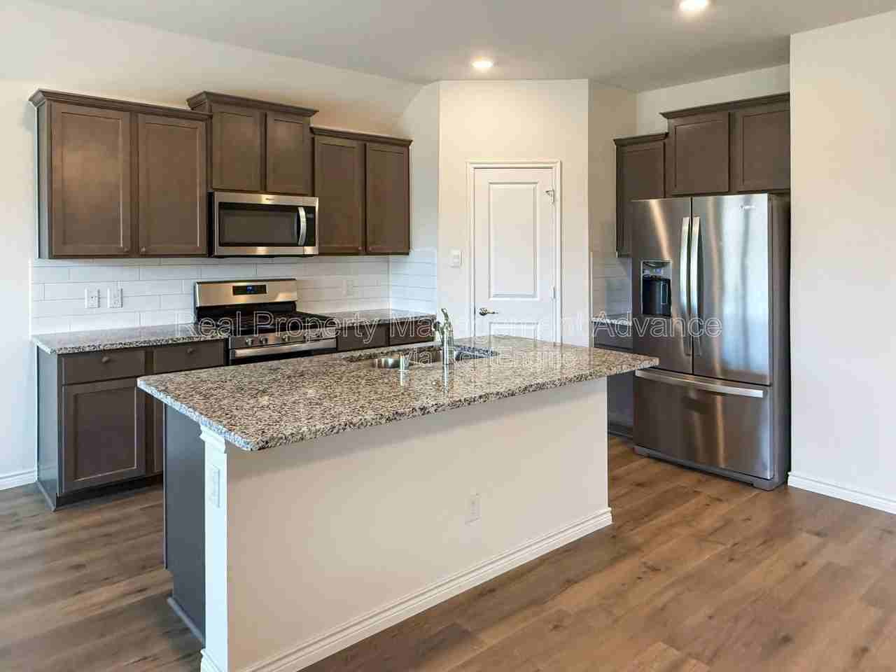 1412 Blossom Court Dr - Photo 7 of 16