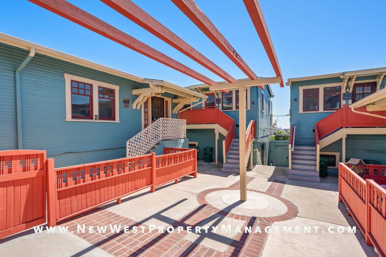 2419 Market St - Photo 6 of 30