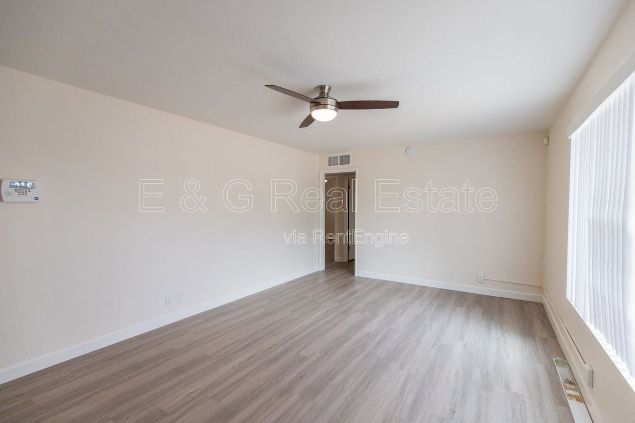 8352 N 3rd St - Photo 7 of 21