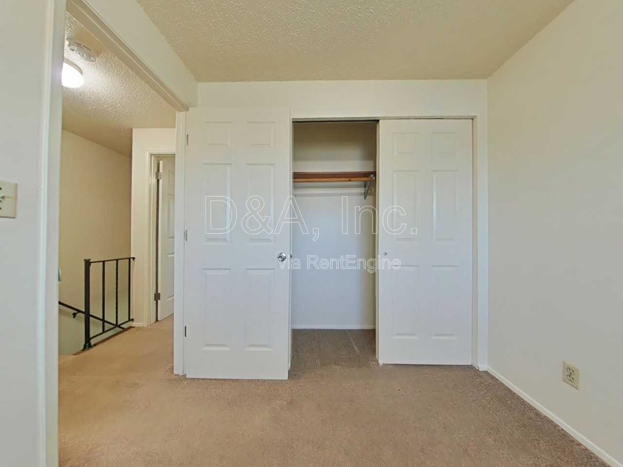 1635 Nw Division St #1 - Photo 6 of 8