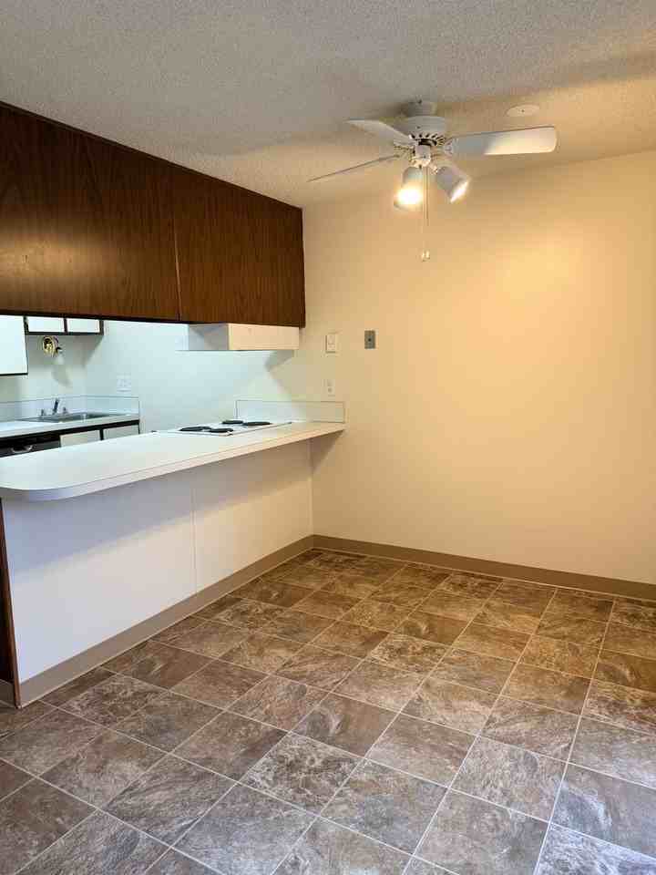 Rolling Hills Townhouses - Photo 2 of 24
