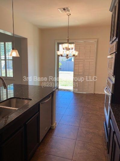 20465 W Ridge Rd - Photo 7 of 12