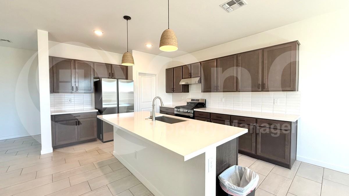 16731 W Cavedale Dr - Photo 4 of 25