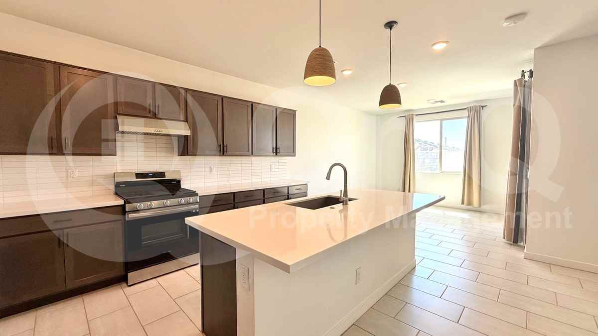 16731 W Cavedale Dr - Photo 5 of 25