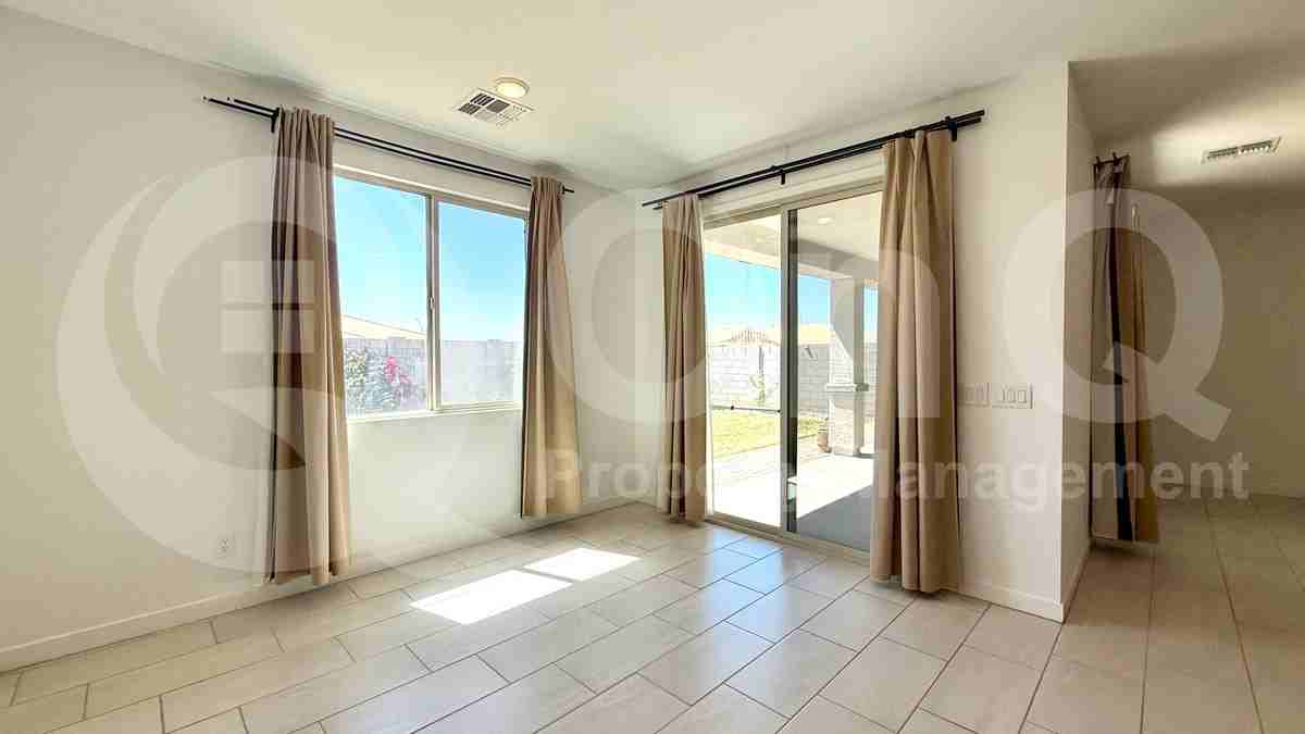 16731 W Cavedale Dr - Photo 7 of 25